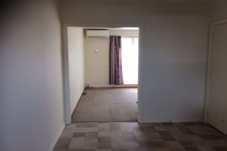 Photo of property in 2/32 Mona Vale Avenue, Riccarton, Christchurch, 8011