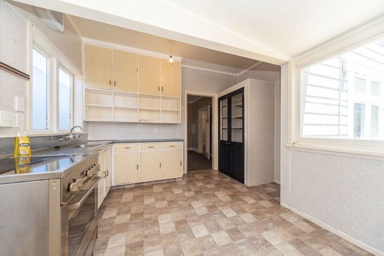 Photo of property in 237 Coutts Street, Rongotai, Wellington, 6022