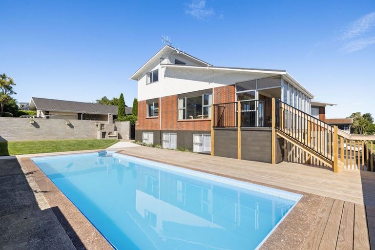 Photo of property in 13 Russleigh Drive, Dinsdale, Hamilton, 3204