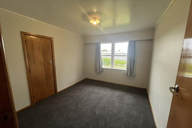 Photo of property in 12 Mersey Street, Levin, 5510