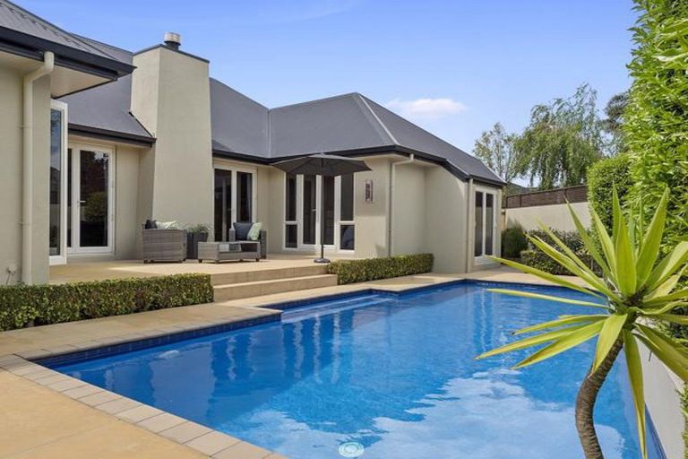 Photo of property in 8 Ravenscourt Place, Huntington, Hamilton, 3210