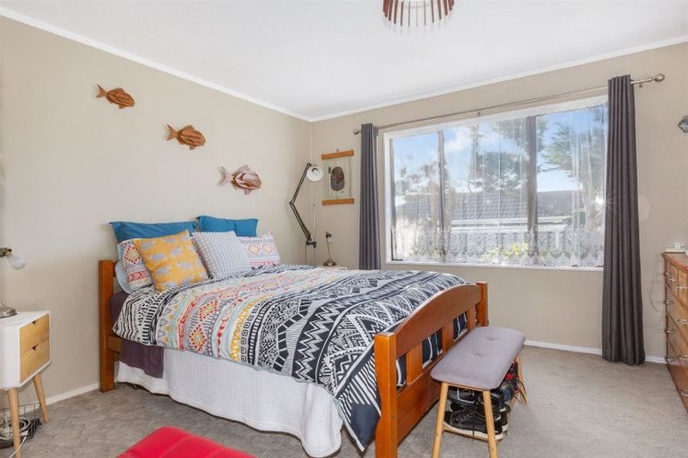 Photo of property in 2/5 Coventry Close, Ascot Park, Porirua, 5024