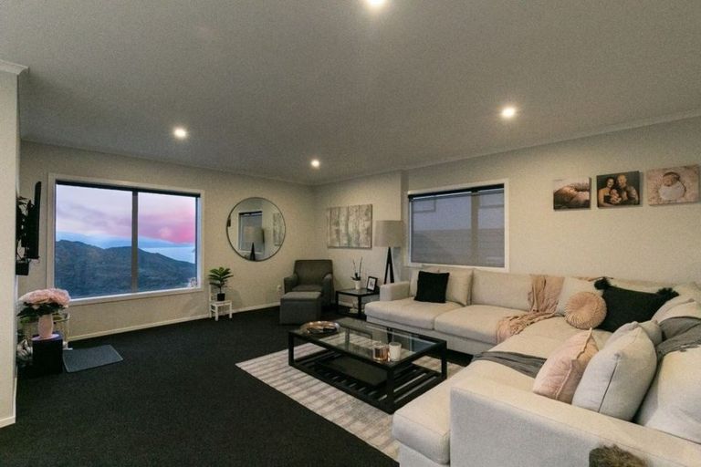 Photo of property in 36 Epic Way, Newlands, Wellington, 6037