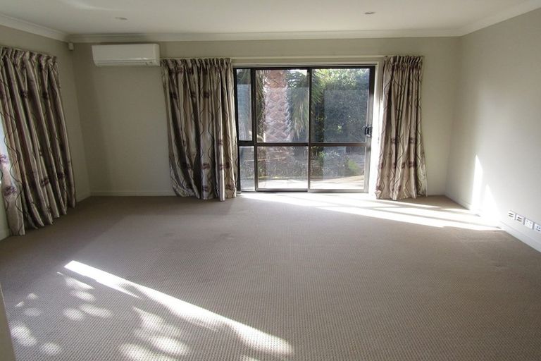 Photo of property in 9 Laurel Oak Drive, Schnapper Rock, Auckland, 0632