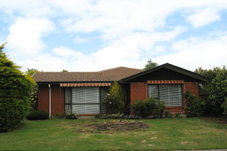 Photo of property in 5 Cricklewood Place, Avonhead, Christchurch, 8042