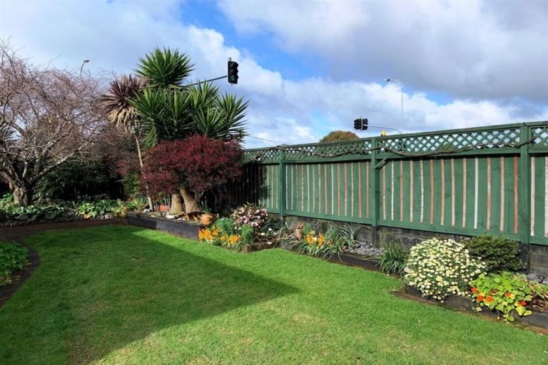 Photo of property in 1/16 Opaheke Road, Papakura, 2110