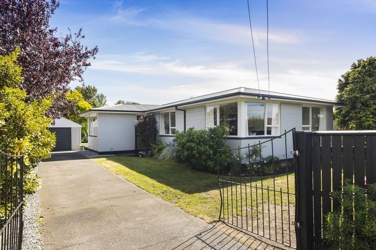 Photo of property in 369 Mairehau Road, Parklands, Christchurch, 8083