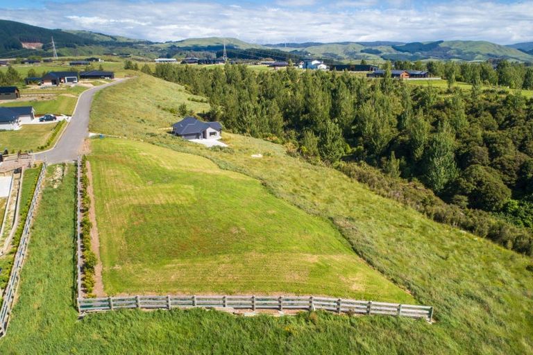 Photo of property in 15 Chatfield Lane, Aokautere, 4471