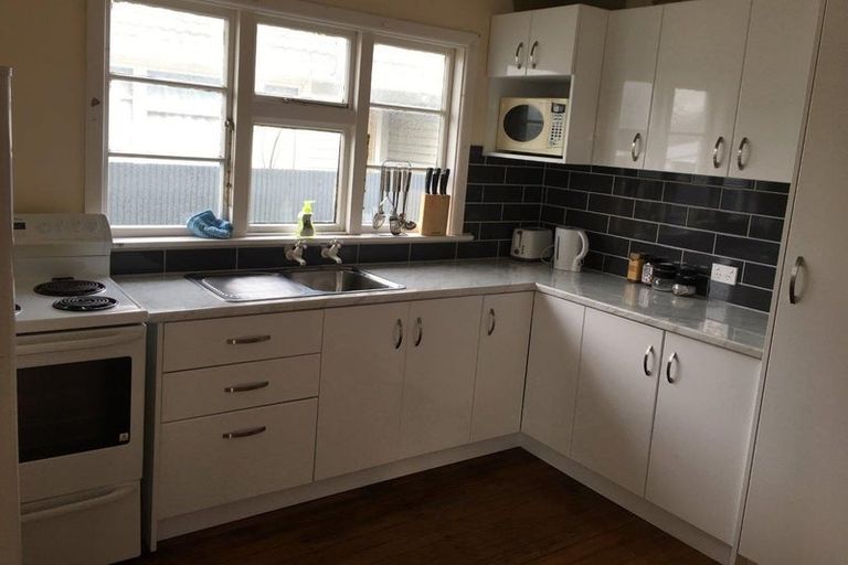 Photo of property in 71 Barton Street, Woolston, Christchurch, 8023