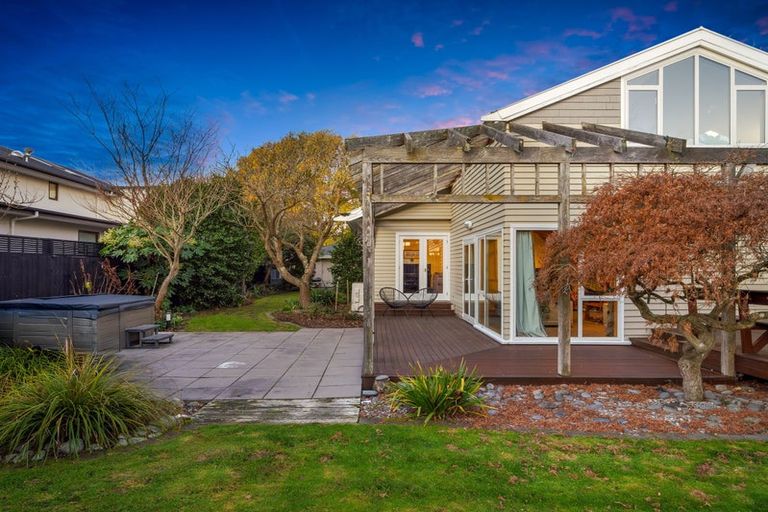 Photo of property in 36 Tui Street, Fendalton, Christchurch, 8041