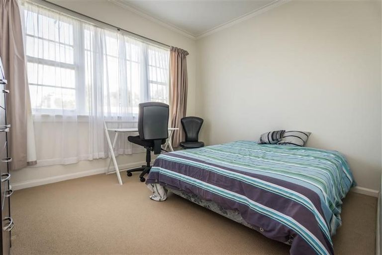 Photo of property in 63 Hutchinson Avenue, New Lynn, Auckland, 0600