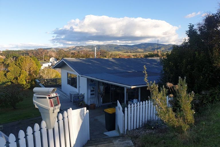 Photo of property in 82 Howard Road, Orere Point, Papakura, 2585