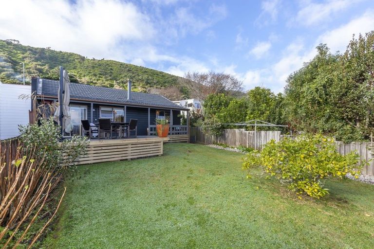 Photo of property in 30a Kakariki Grove, Waikanae, 5036