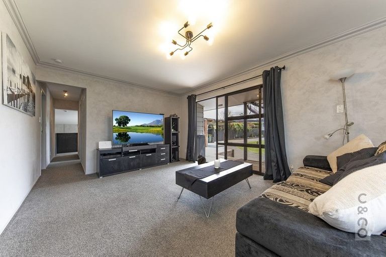 Photo of property in 24 Maude Street, Riverhead, 0820