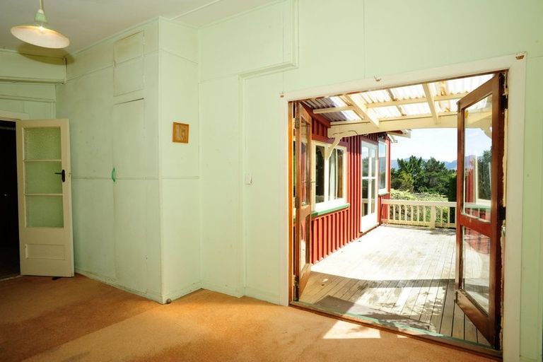 Photo of property in 4 Marine Drive, Diamond Harbour, 8972