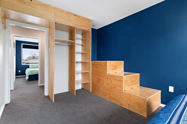 Photo of property in 17 Warren Crescent, Hillmorton, Christchurch, 8025