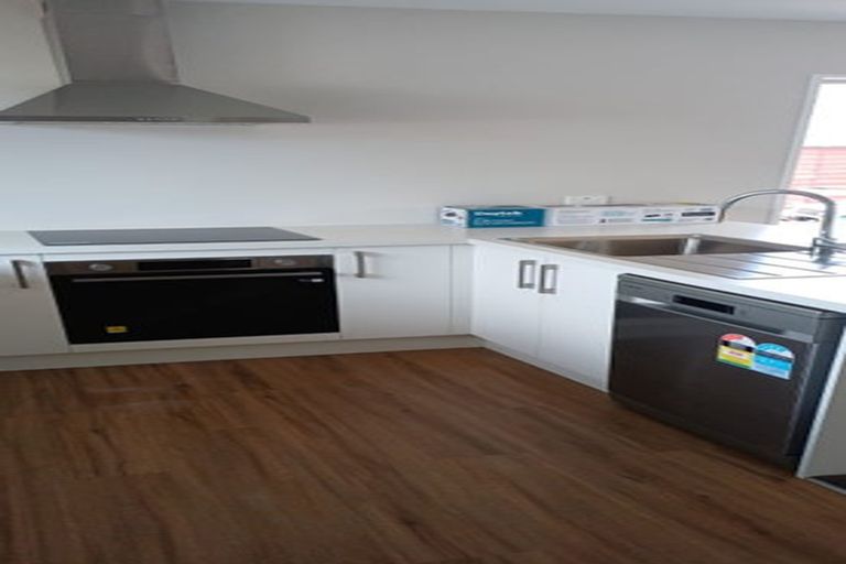 Photo of property in 5 Craig Place, Redwood, Christchurch, 8051