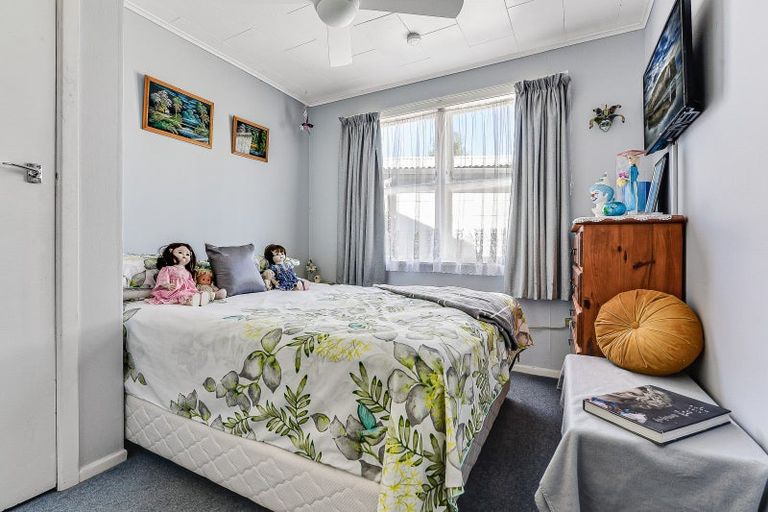 Photo of property in 28 Rosalind Street, Deanwell, Hamilton, 3206