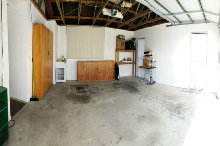 Photo of property in 15 Elizabeth Drive, West Harbour, Auckland, 0618