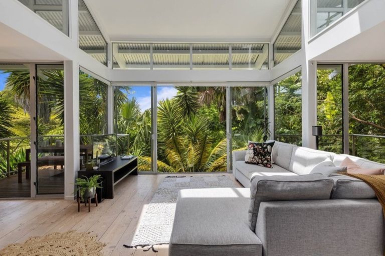 Photo of property in 50a Colonial Road, Birkenhead, Auckland, 0626