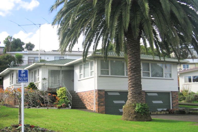 Photo of property in 4/38 Edmonton Road, Henderson, Auckland, 0612