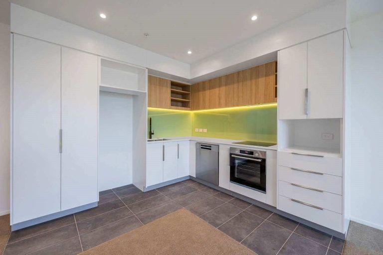 Photo of property in 1 Buscomb Avenue, Henderson, Auckland, 0610