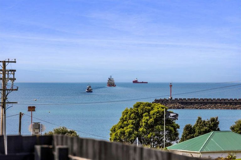 Photo of property in 38d Breakwater Road, Moturoa, New Plymouth, 4310