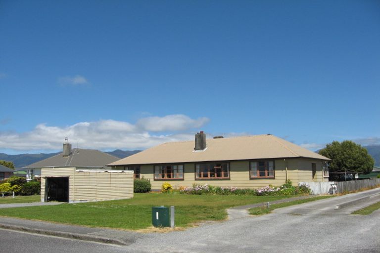 Photo of property in 44- 46 Fonblanque Street, Westport, 7825