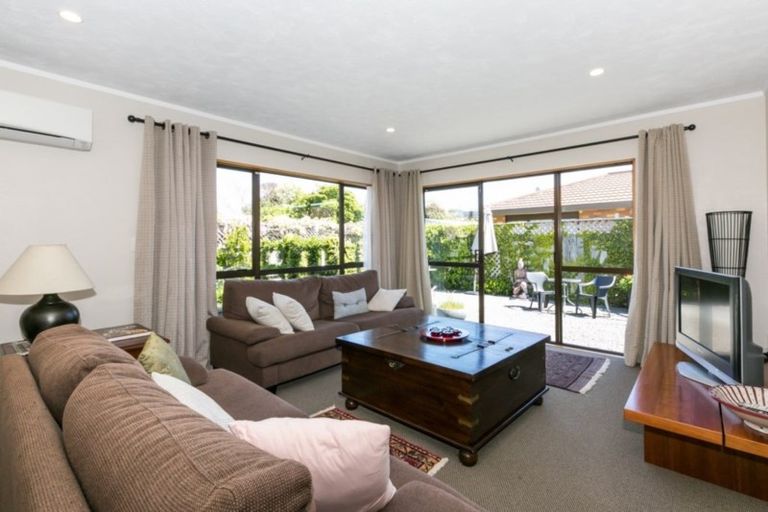 Photo of property in 53d Church Road, Taradale, Napier, 4112