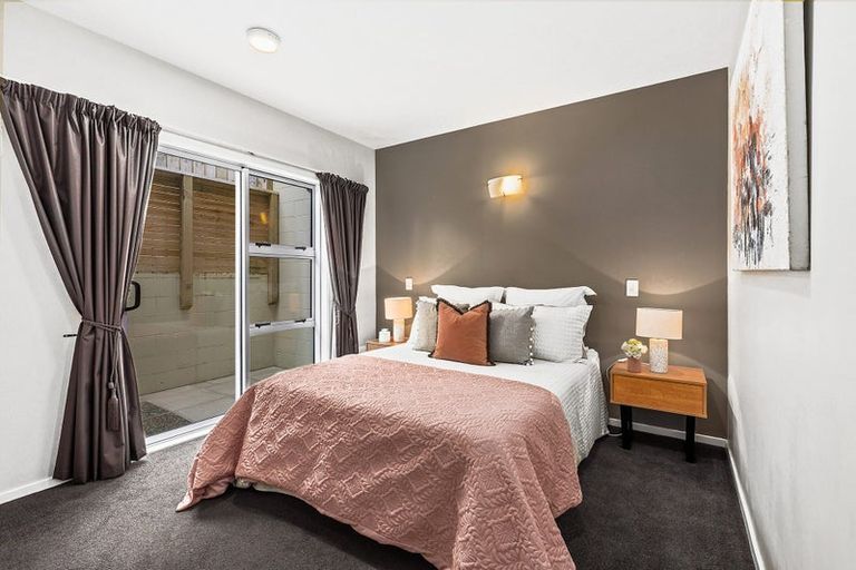 Photo of property in 16b Lincoln Avenue, Tawa, Wellington, 5028