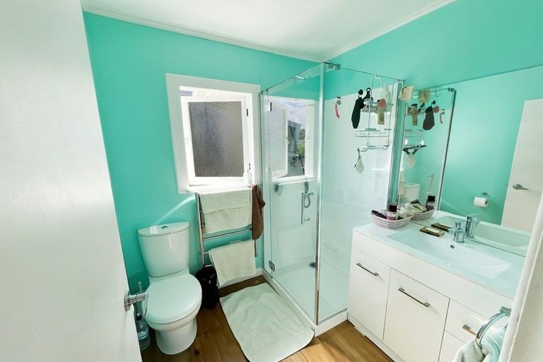 Photo of property in 158b Lake Road, Northcote, Auckland, 0627