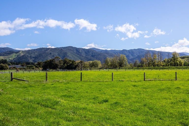 Photo of property in 50 Flax Cutter Lane, Woodside, Greytown, 5794