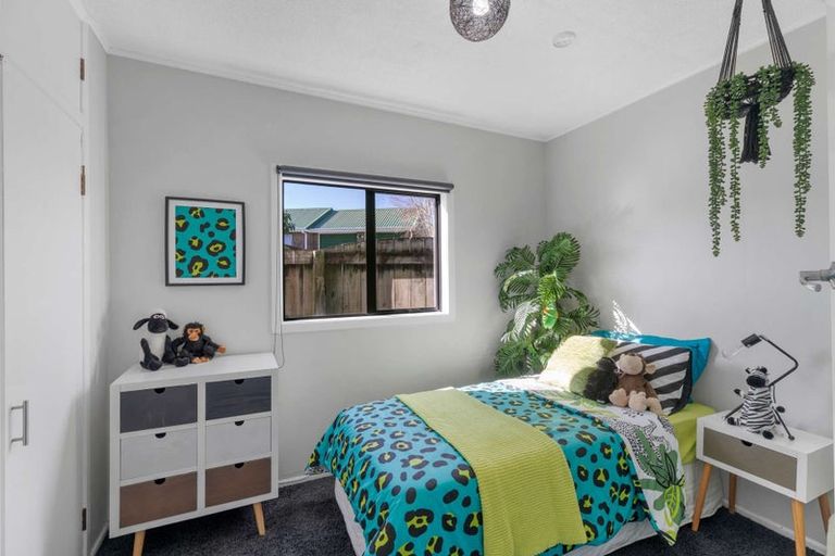 Photo of property in 16 Rossiter Avenue, Waiuku, 2123