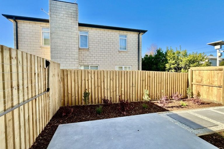 Photo of property in 2/35 Eversleigh Street, St Albans, Christchurch, 8014
