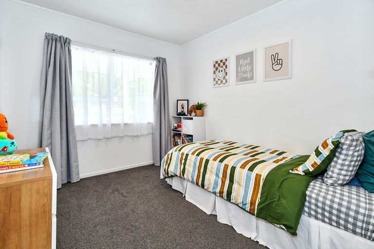 Photo of property in 6 Lorelei Place, Opaheke, Papakura, 2113