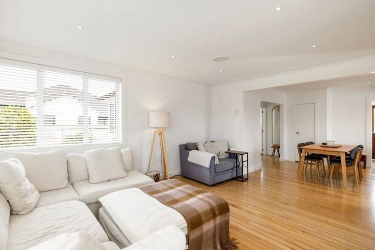 Photo of property in 16 Robinson Street, Cambridge, 3434