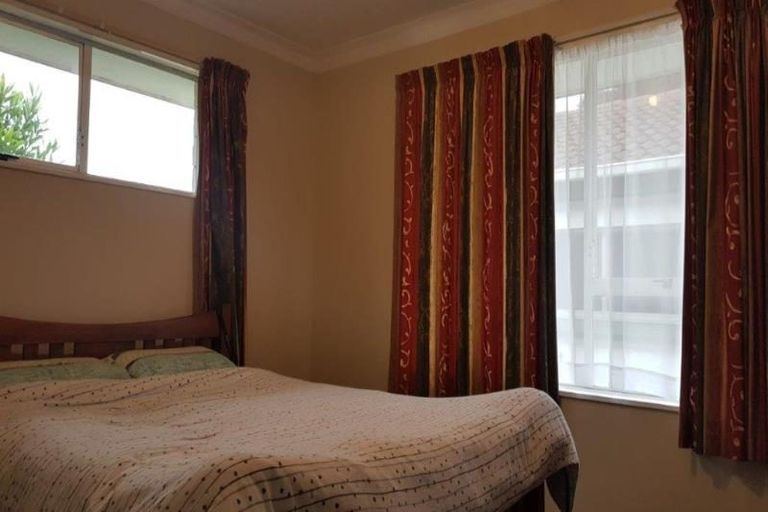 Photo of property in 4 Lydbury Place, Parklands, Christchurch, 8083
