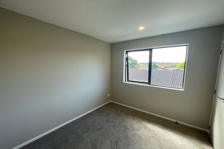Photo of property in 3 Mark Edward Drive, Half Moon Bay, Auckland, 2012