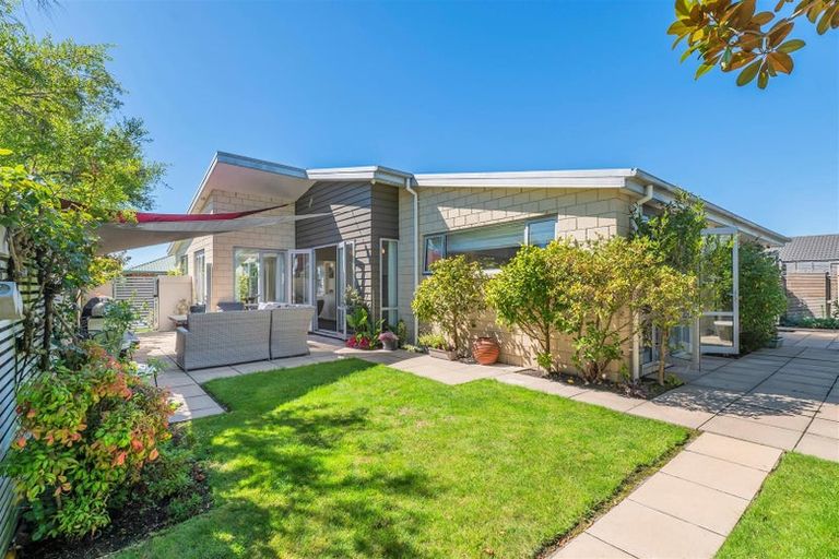 Photo of property in 49 Coolspring Way, Redwood, Christchurch, 8051