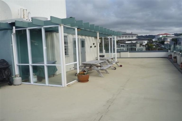 Photo of property in Jerningham Apartments, 20 Oriental Terrace, Oriental Bay, Wellington, 6011