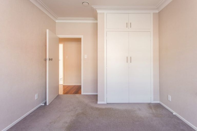 Photo of property in 16 Croydon Road, New Lynn, Auckland, 0600