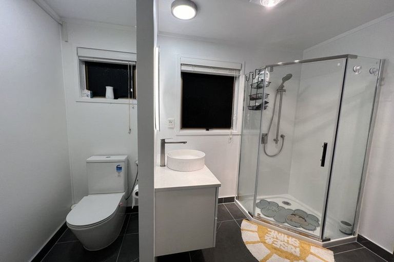 Photo of property in 2 Surman Place, Glen Eden, Auckland, 0602