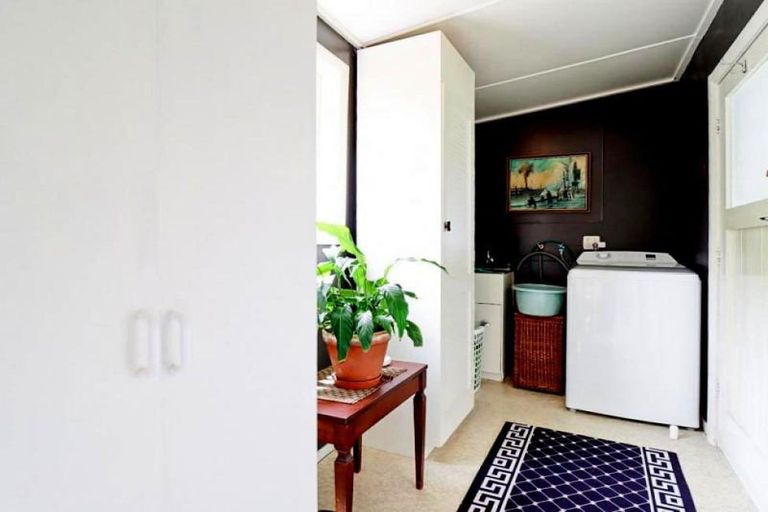 Photo of property in 16 Hunter Street, Dannevirke, 4930