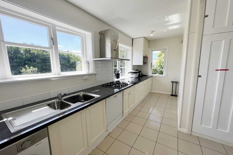 Photo of property in 6 Piko Crescent, Riccarton, Christchurch, 8041