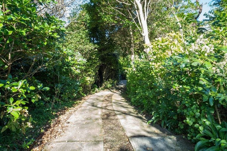 Photo of property in 10 Court Road, Tawa, Wellington, 5028