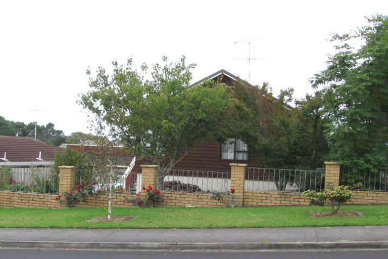 Photo of property in 31 White Heron Drive, Massey, Auckland, 0614