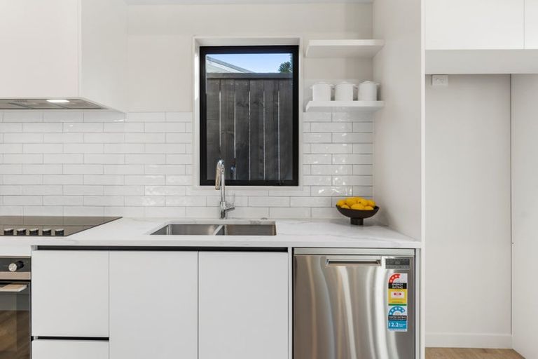 Photo of property in 136d Forrest Hill Road, Forrest Hill, Auckland, 0620