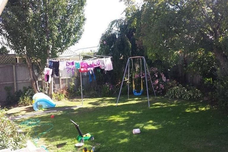 Photo of property in 2/27 Gardiners Road, Bishopdale, Christchurch, 8051