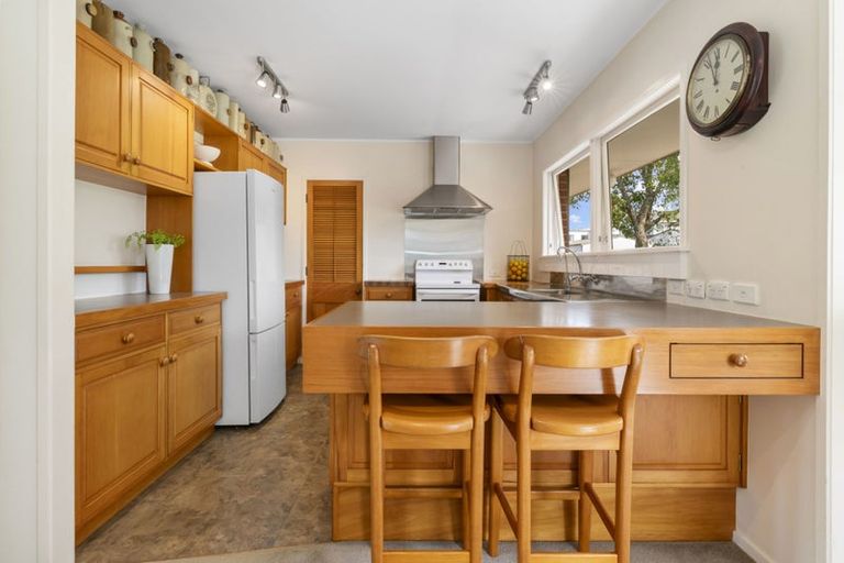 Photo of property in 15 Tudward Glade, Hillcrest, Auckland, 0627