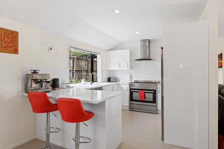 Photo of property in 64 Langana Avenue, Browns Bay, Auckland, 0630